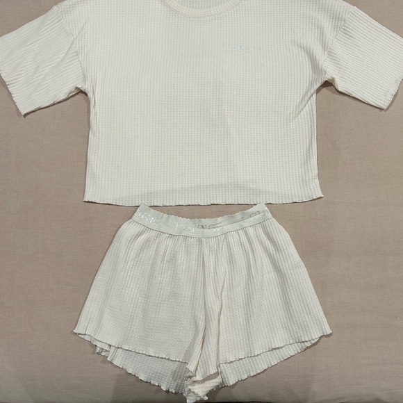 Lounge Soft Waffle Pajama Set - Picture 13 of 15